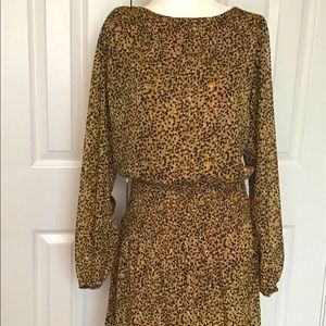 BNWOT Never Worn Metallic Scrunched Flowy Dress